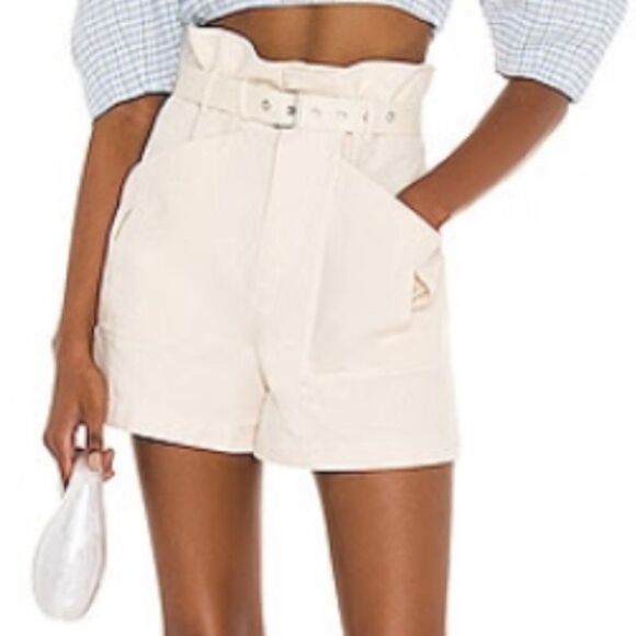NWT Song of style cream shorts
